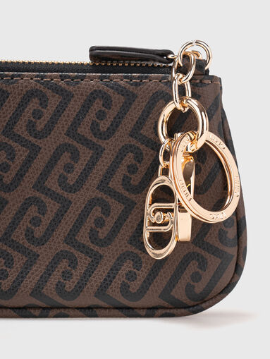 Key ring with animal appliqu&eacute; - 4