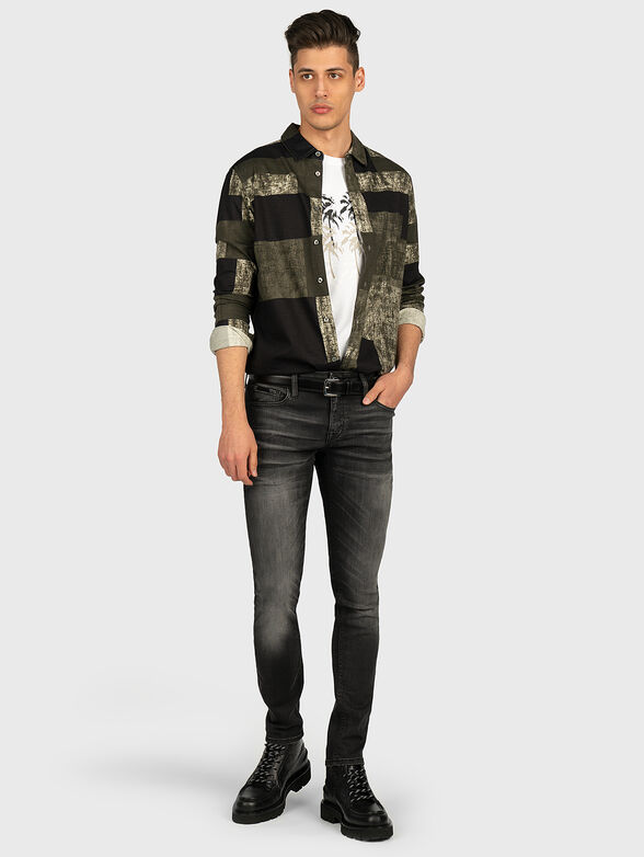 Black t-shirt with tropical print - 4