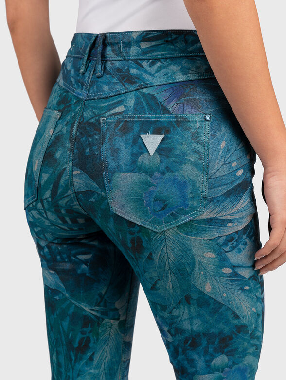Jeans with floral print - 2