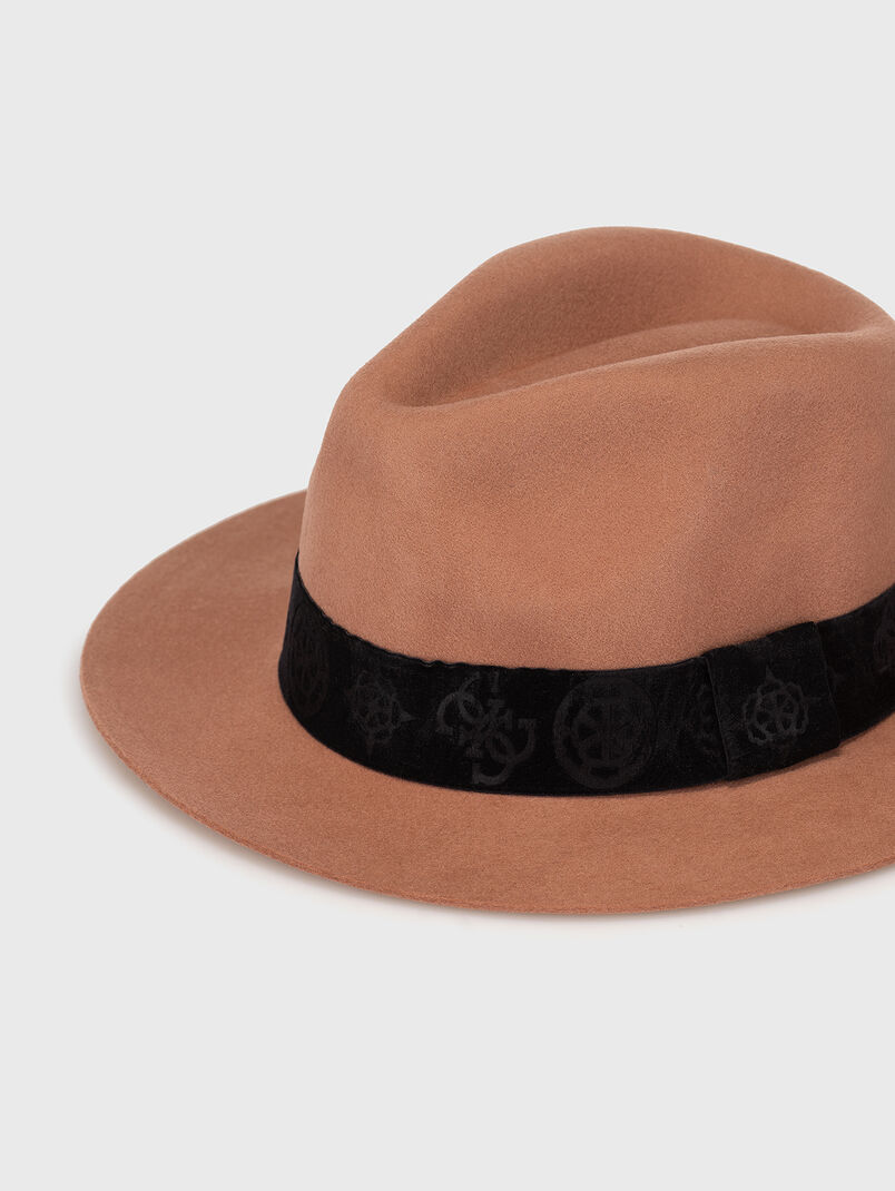 Hat in black color - 3