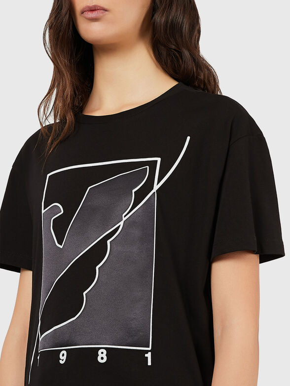 T-shirt with oval neckline and print - 4