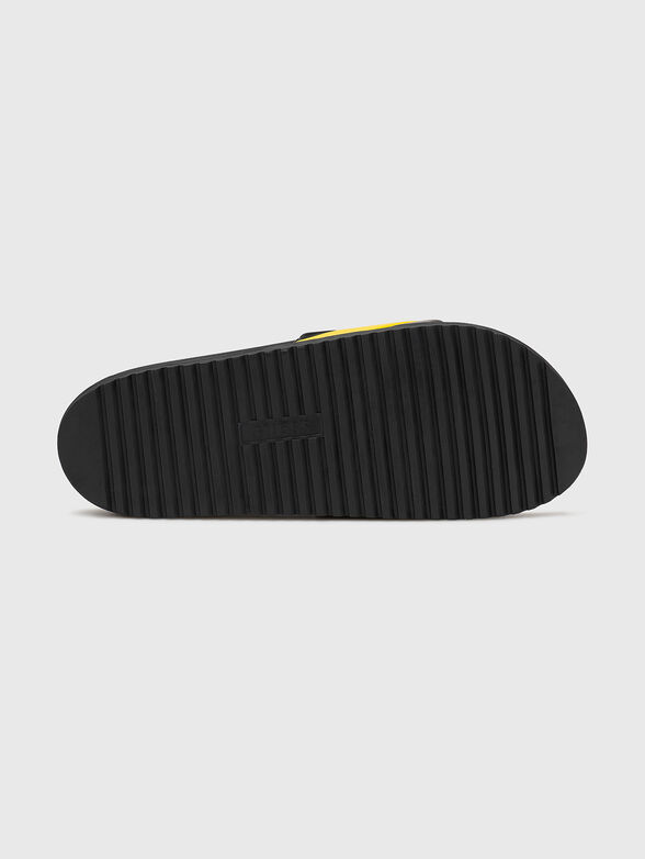 Beach slippers with logo detail - 5