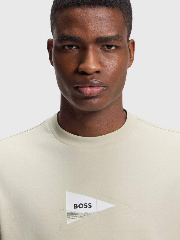 T-shirt with a statement print on the back - 3