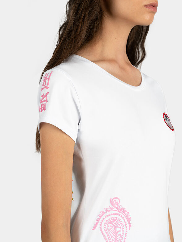 White T-shirt with contrasting elements - 3