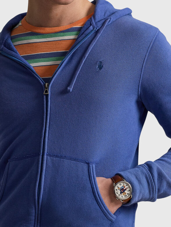 Sweatshirt with hood and zip - 4