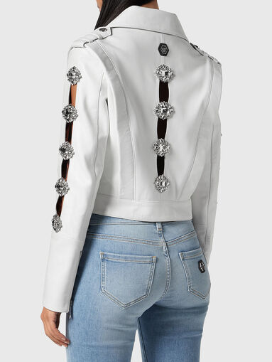 White leather jacket with brooches - 3