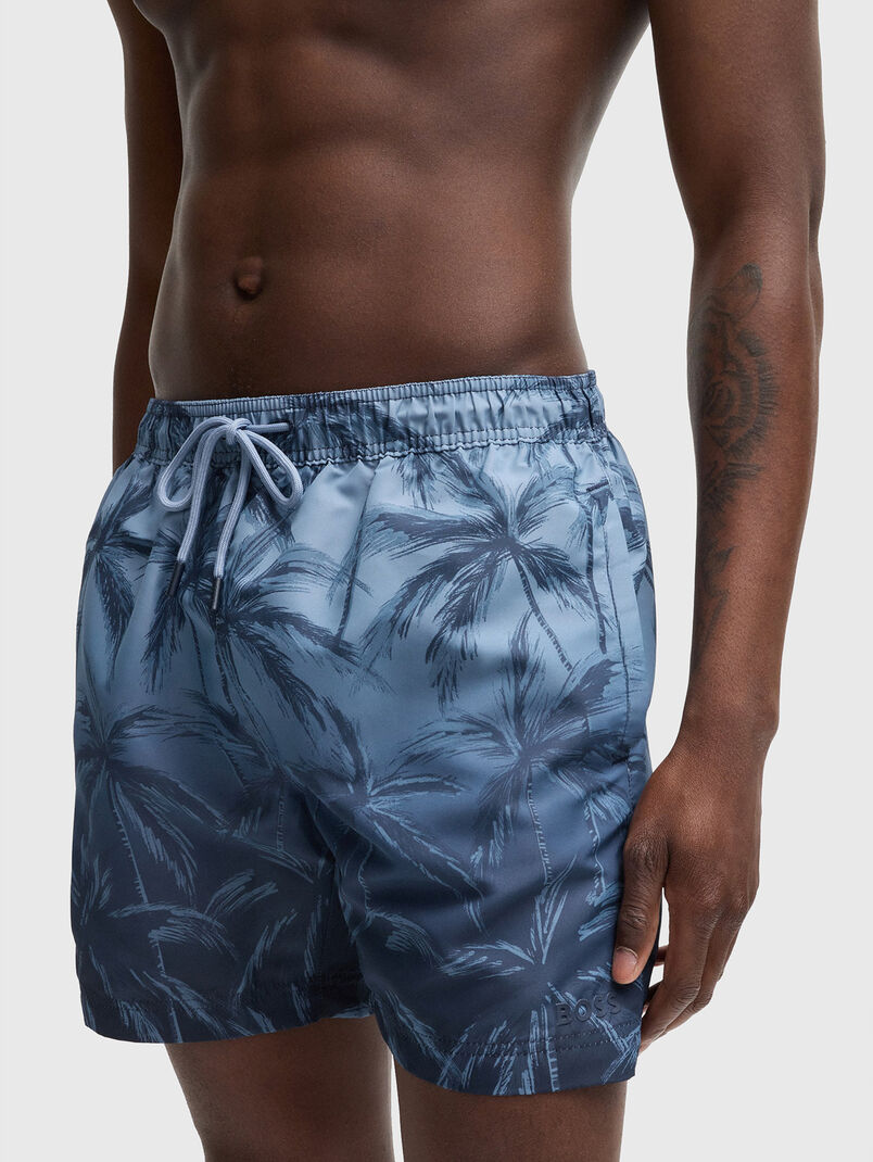 Beach shorts in blue color with print  - 3