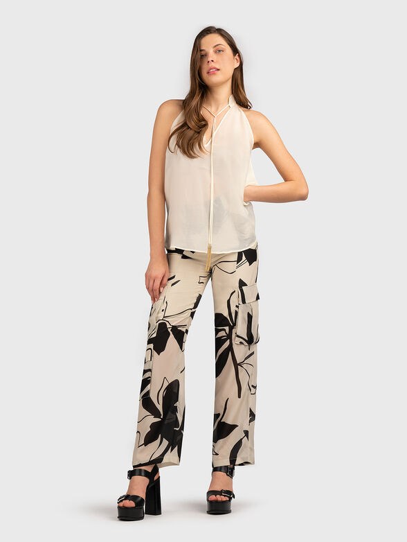 Silk cargo pants with print - 4