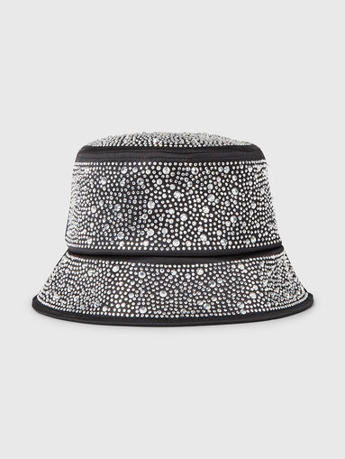 Black hat with appliqué rhinestones - 3