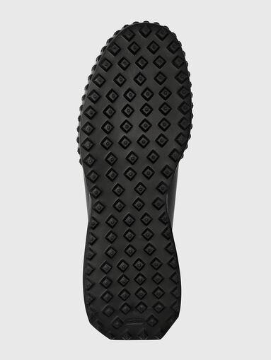 Leather sports shoes in black - 3