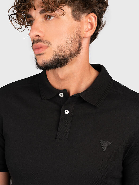 Polo-shirt in black with accent lettering   - 6