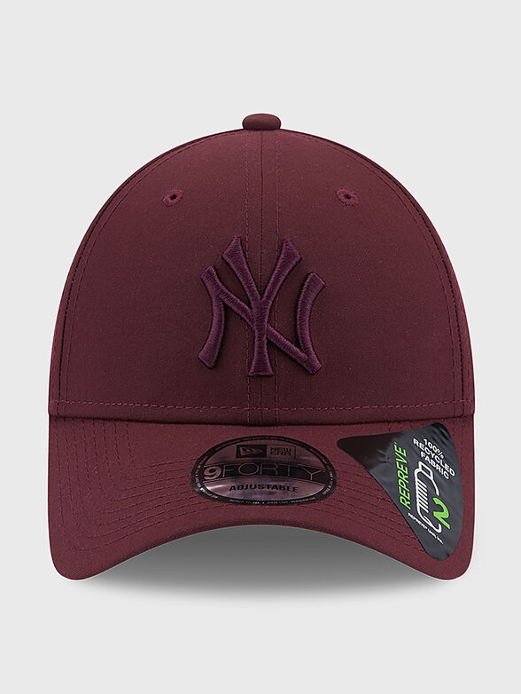 Cap in bordeaux color - 1