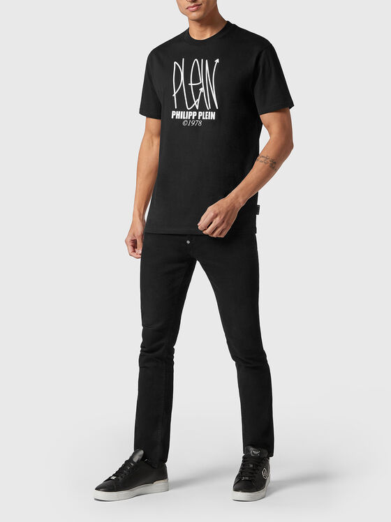 Черна тениска с овално деколте SKULL - 2