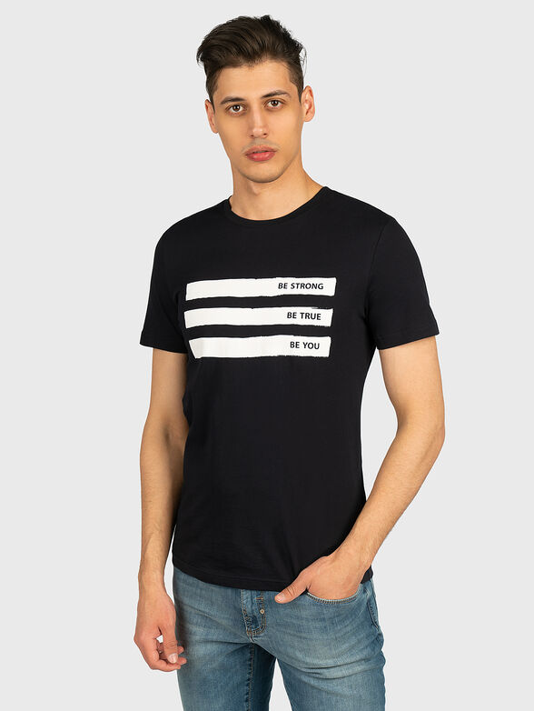 T-shirt with contrasting stripes and inscriptions - 1