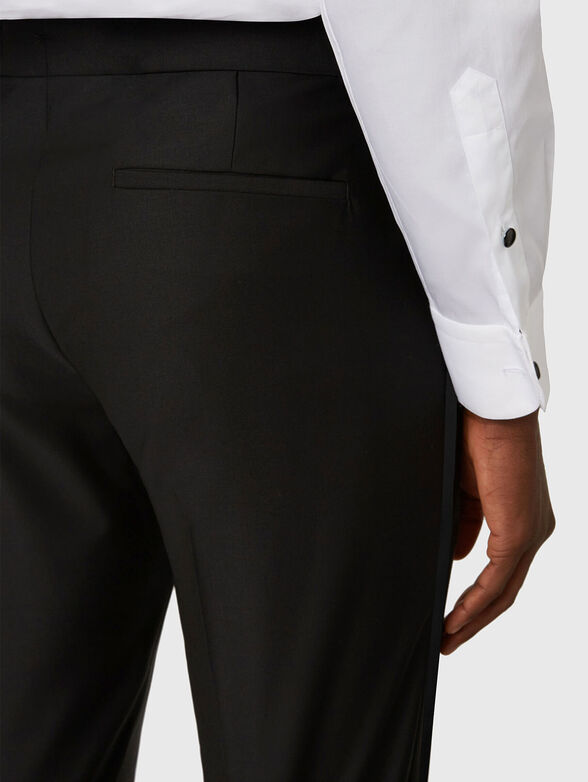 Wool trousers with crease - 3