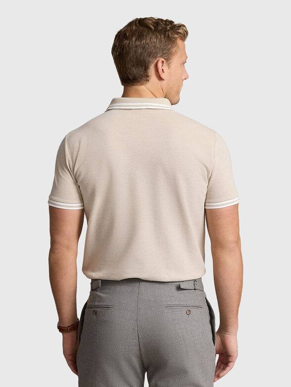 Polo shirt in beige with contrasting logo  - 2