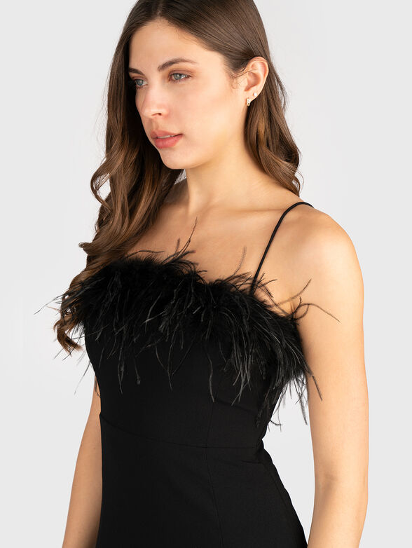 Maxi dress with slit and feathers - 3