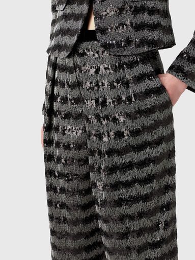 Trousers with sequins - 3
