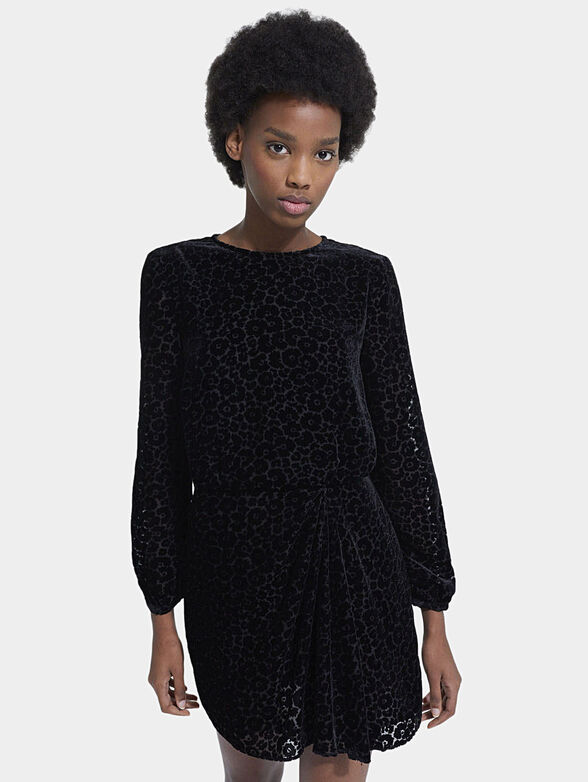 Dress with long sleeve and floral accents - 0