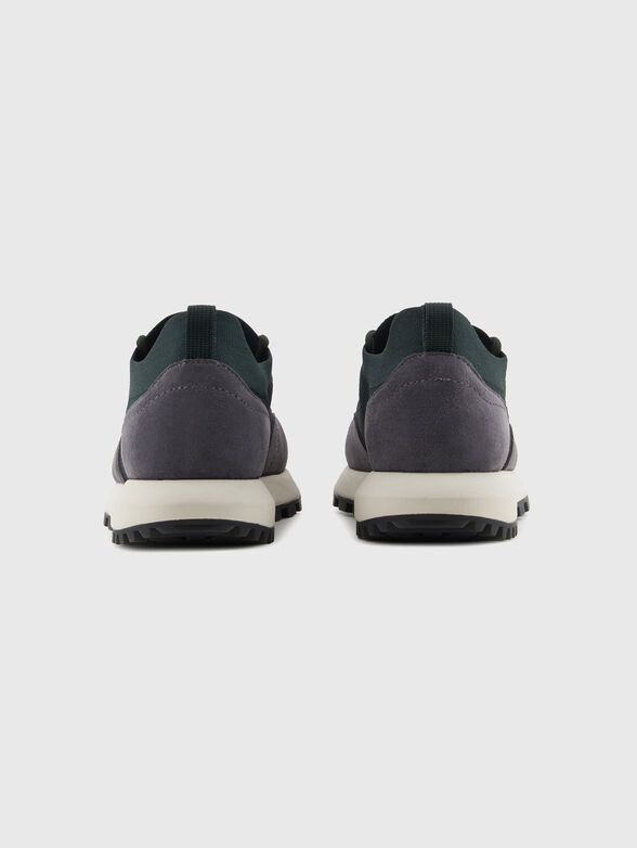 Sports shoes with logo - 2