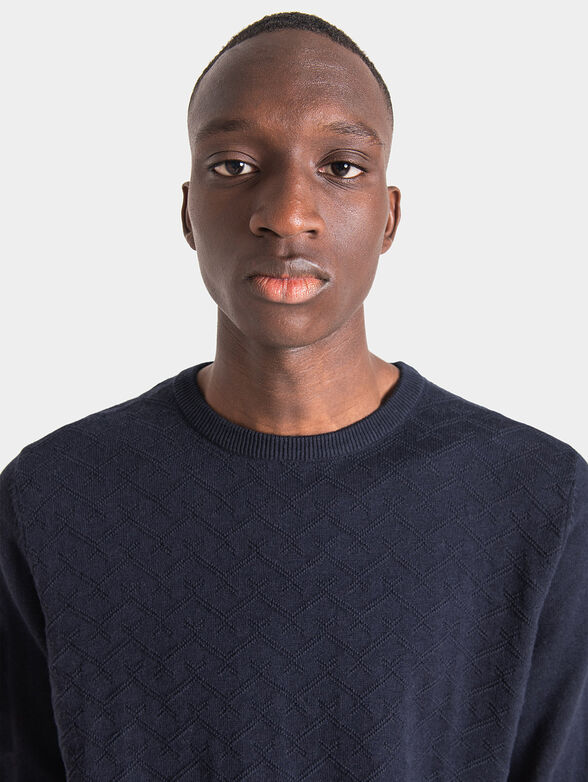 Blue sweater with art details - 3