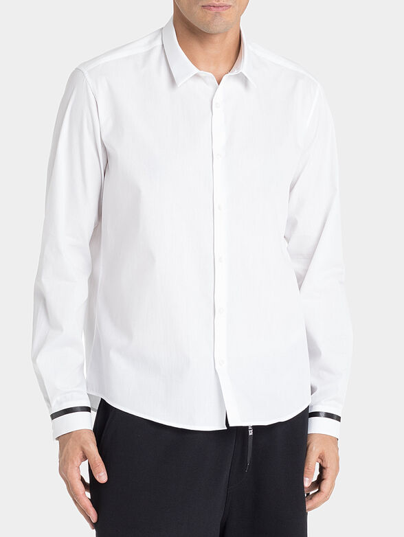 Shirt with contrasting details - 6
