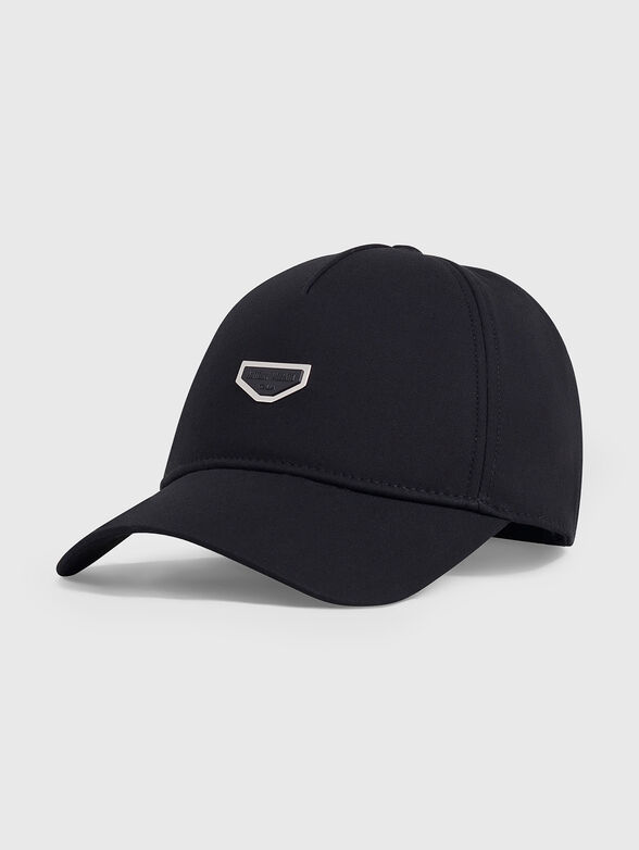 Baseball cap with a 3D logo - 2