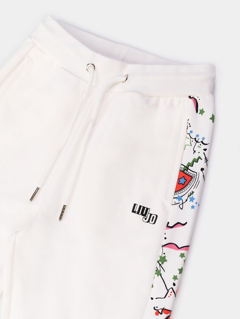 Black sports trousers with print - 3