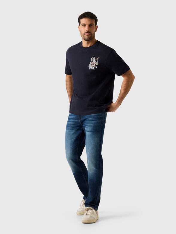 Cotton T-shirt with an accent on the back - 4
