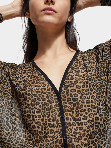 Shirt with leopard print - 4