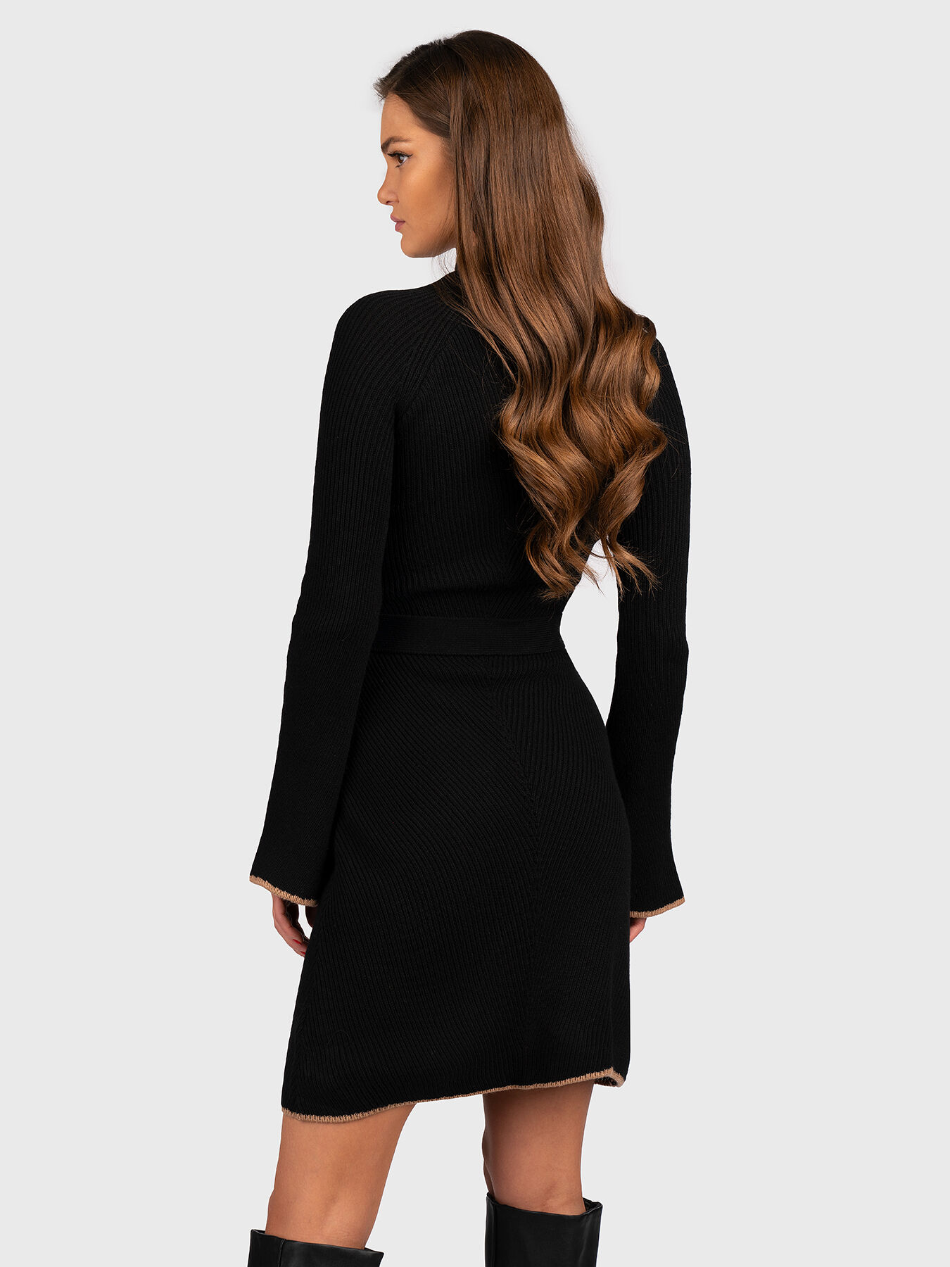 新品タグ付きSサイズ Trois Logo Knit Mini Dress Trois Logo Knit Mini Dress