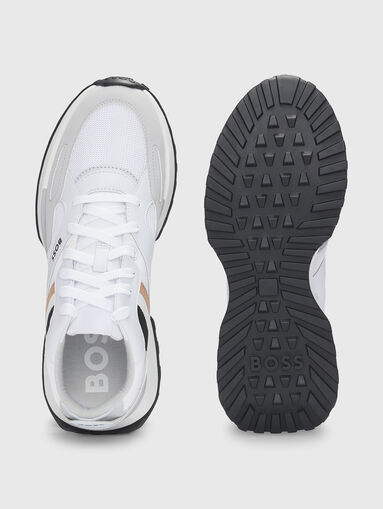 Sport shoes with logo - 4
