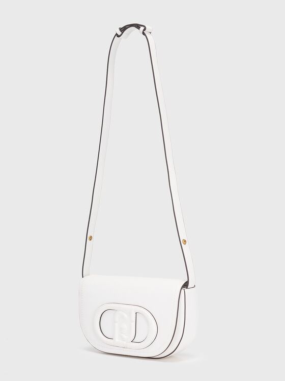 Бяла кросбоди чанта с релефен лого акцент - 2