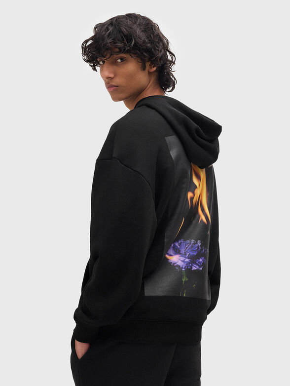 Sweatshirt with accent back - 2