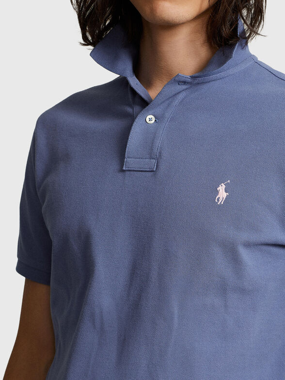 Polo-shirt with contrasting logo embroidery - 4