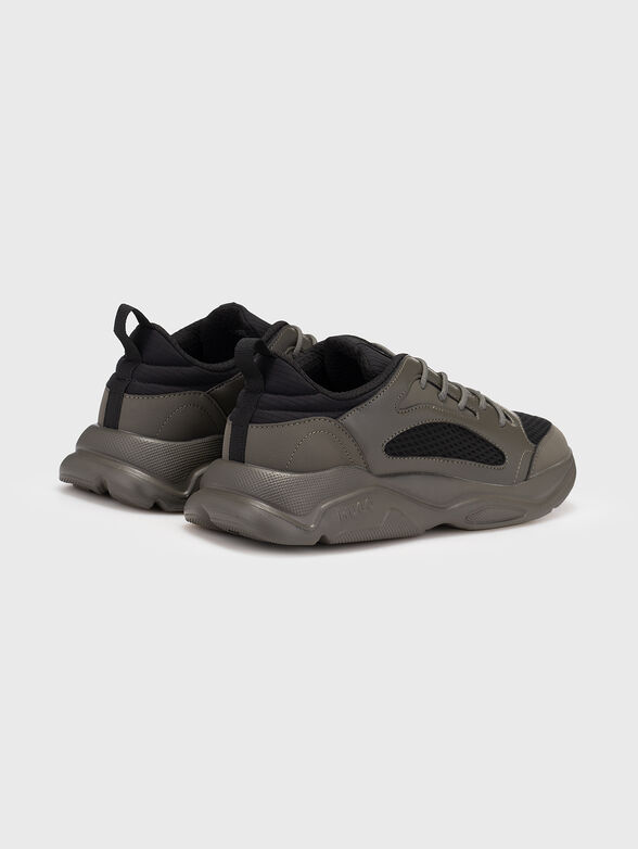 Black sports shoes with logo - 3