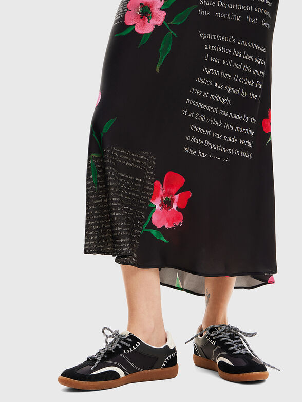 Sneakers with contrast elements - 2