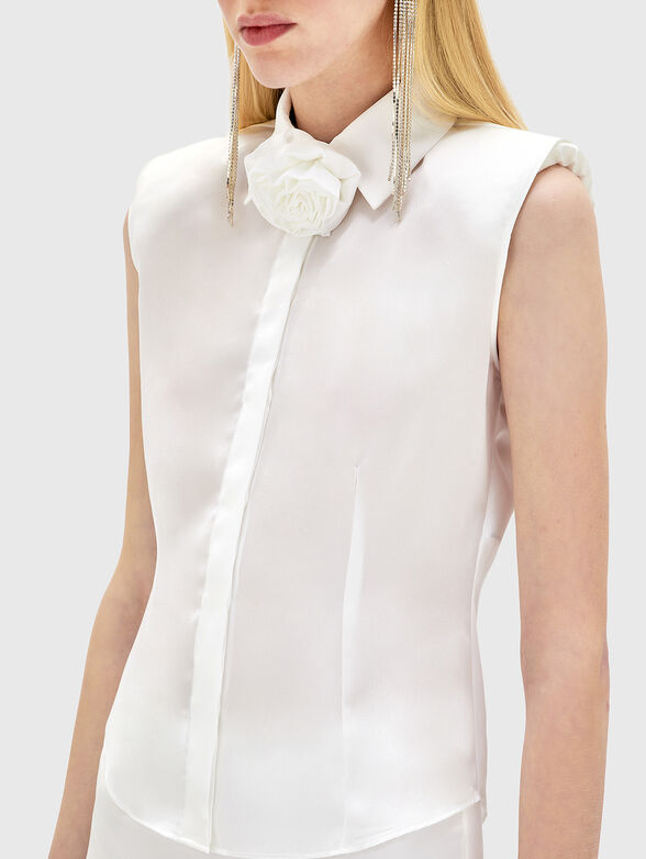 Satin sleeveless shirt with floral detail - 4