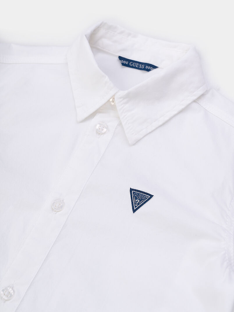 White shirt with triangular logo detail - 3