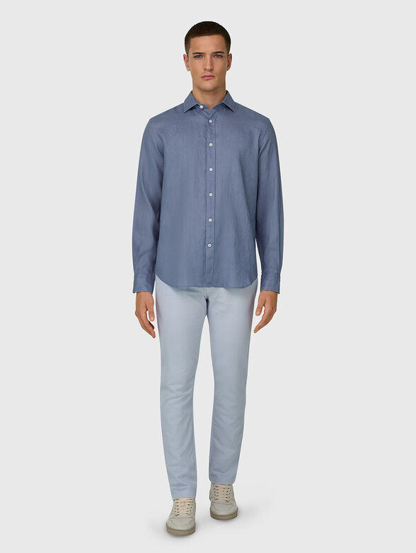Linen shirt with contrasting buttons - 2