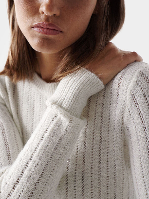 White knitted sweater with glitter threads - 4