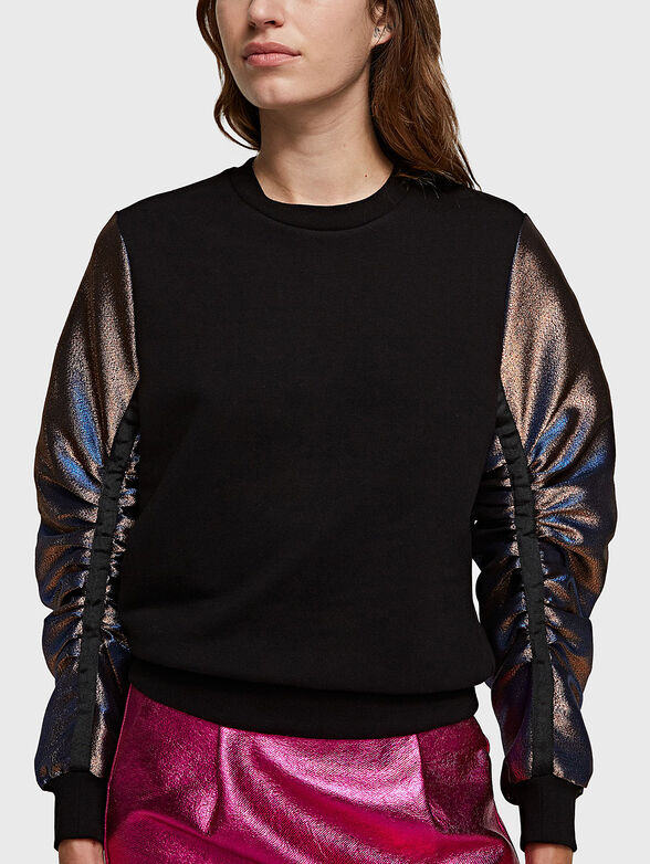 Sweatshirt with accent sleeves - 3