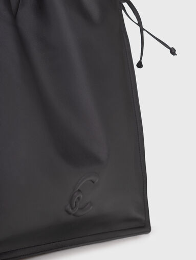 Big leather bag with logo detail - 4