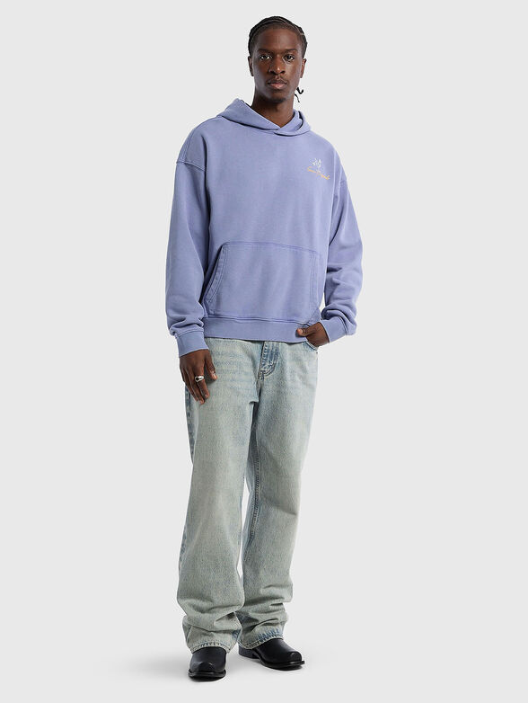 Sweatshirt with accent back - 3