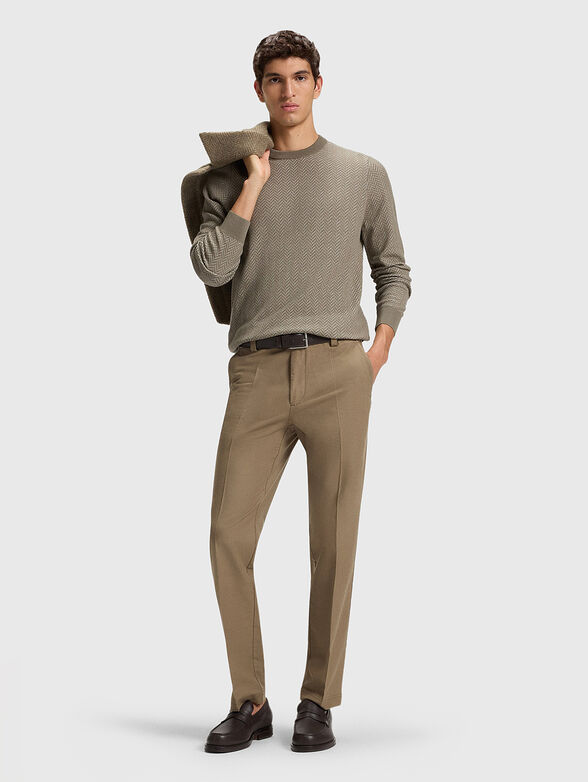 Wool sweater with oval neckline - 2