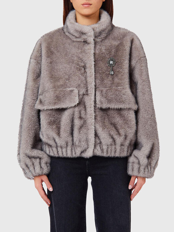 Short coat with accent pockets and brooch - 1