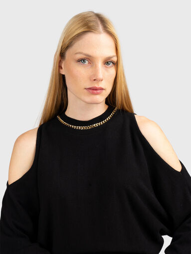 Knitted dress with bare shoulders - 4