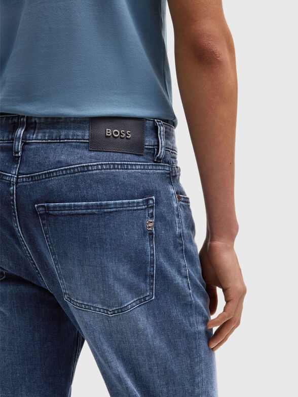 Slim jeans with a worn effect - 3
