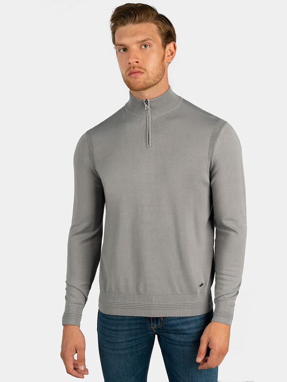 Sweater with a zip - 1