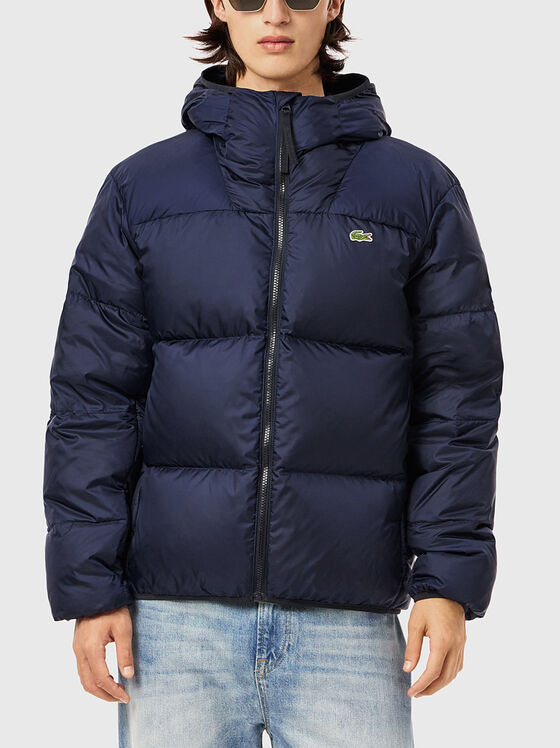 Тъмносиньо яке с качулка и лого - 1